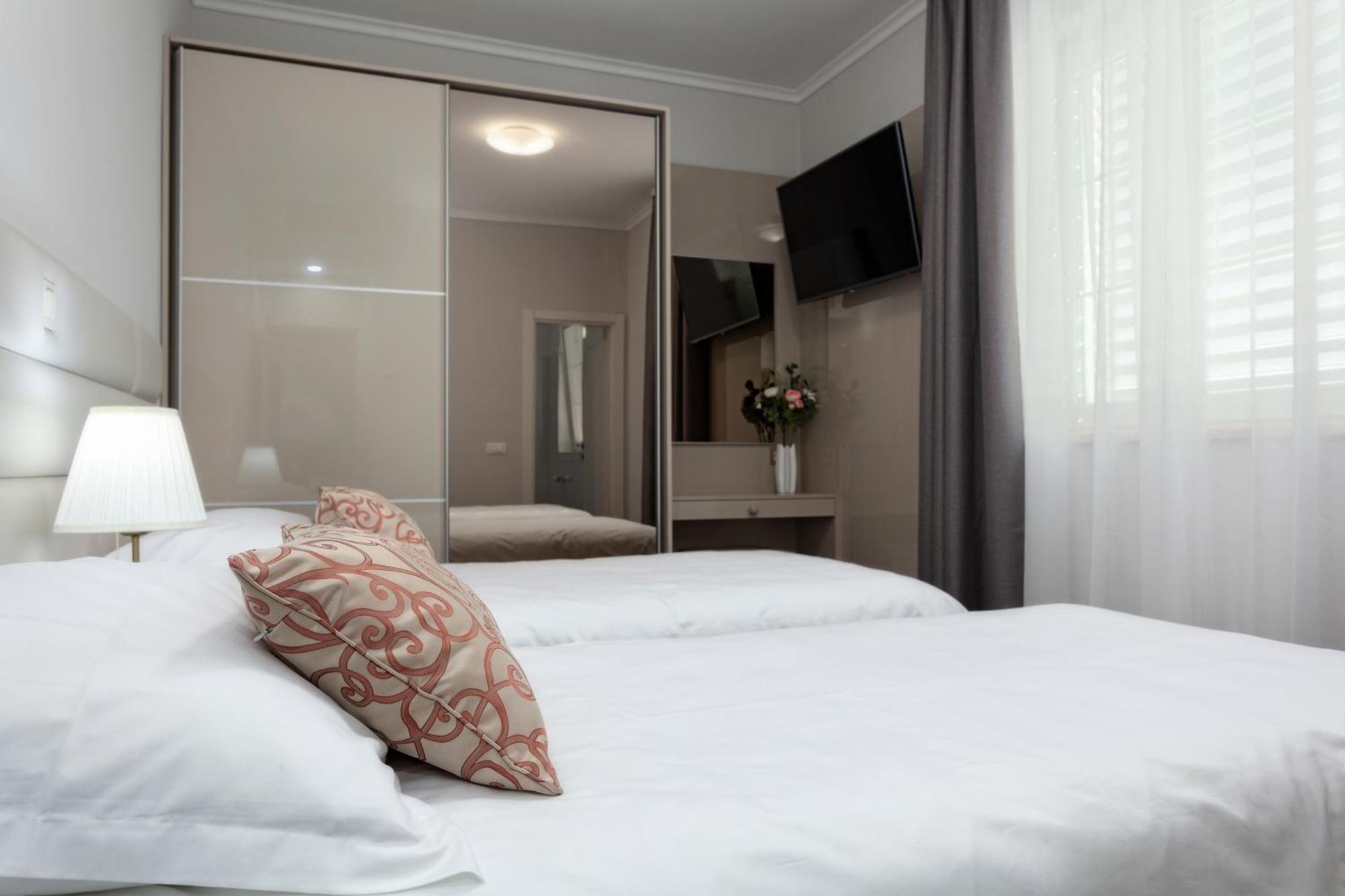 Deluxe Apartments Vila Carissa Малинська Номер фото